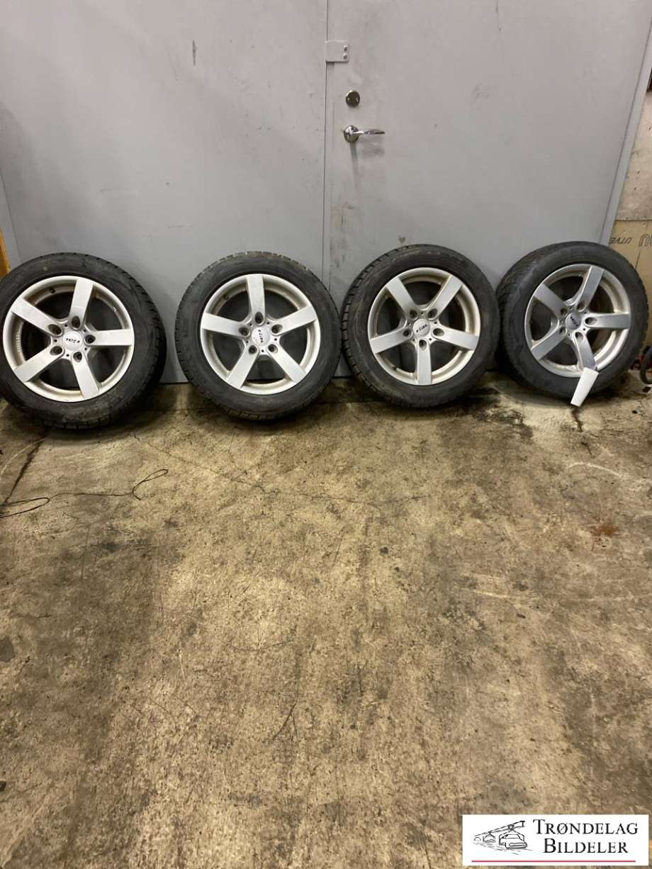 Hjulsett aluminium vinter til BMW 3-Serie, 2005-2011 (E90/E91/E92/E93) (E90/E91/E92/E93) (RADAR DIMAX ICE|205/55-16 94T. 7JX16| 5X120/ET 30/CB72|6MM PIGGFRI)