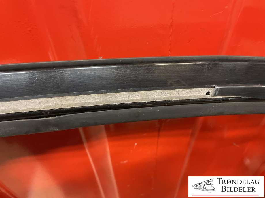 Dør høyre foran til Isuzu D-Max 2012-2017 (Type II, Fase 1)  (8-98268-839-1|)
