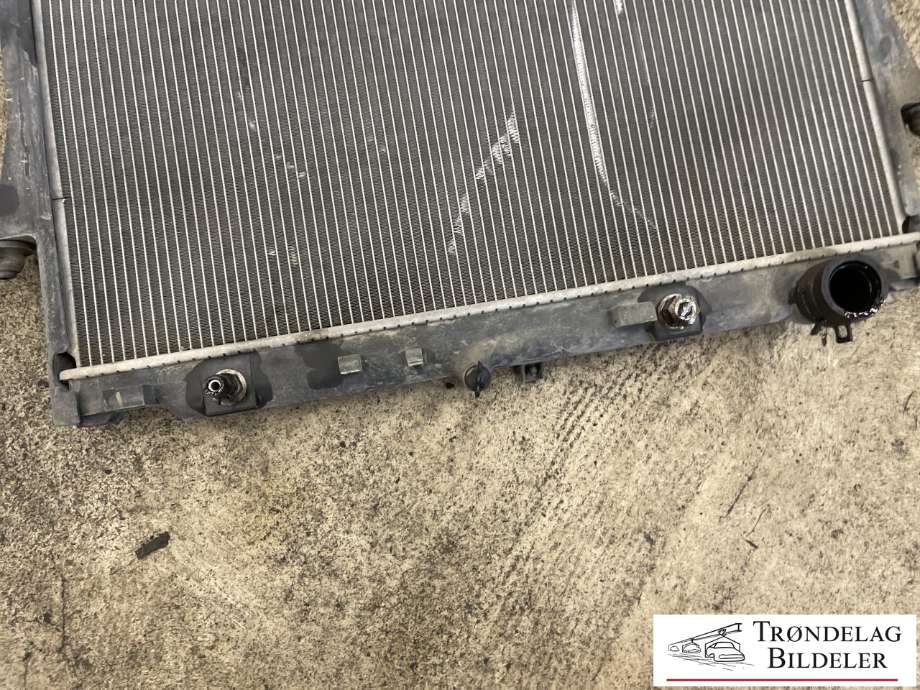 Radiator (automat gir) til Isuzu D-Max 2012-2017 (Type II, Fase 1)  