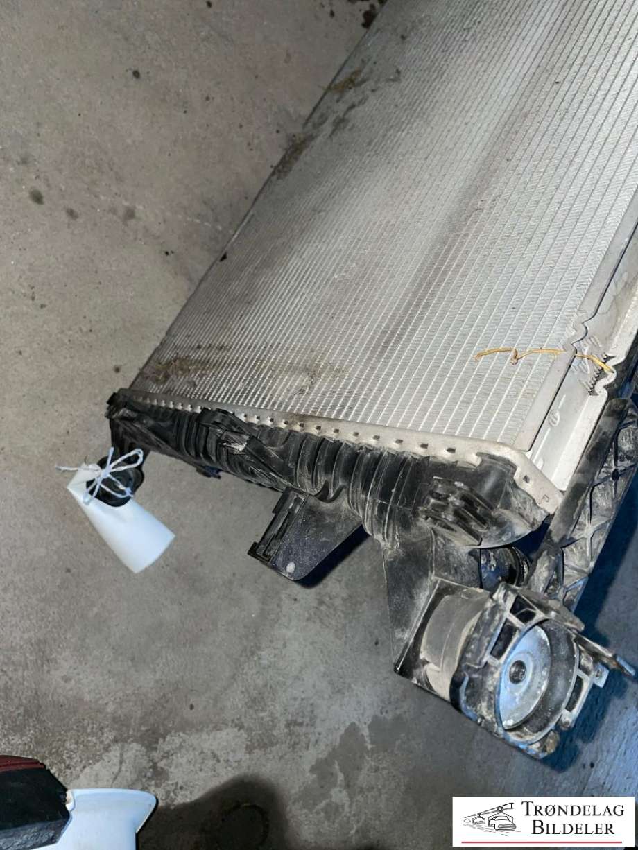 Radiator (automat gir) til Audi A6, Allroad 2015-2019 (Type III, Fase 2) (C7) (C7) (4H0 121 003 N|4H0 959 455 AD|8K0 121 251 H)
