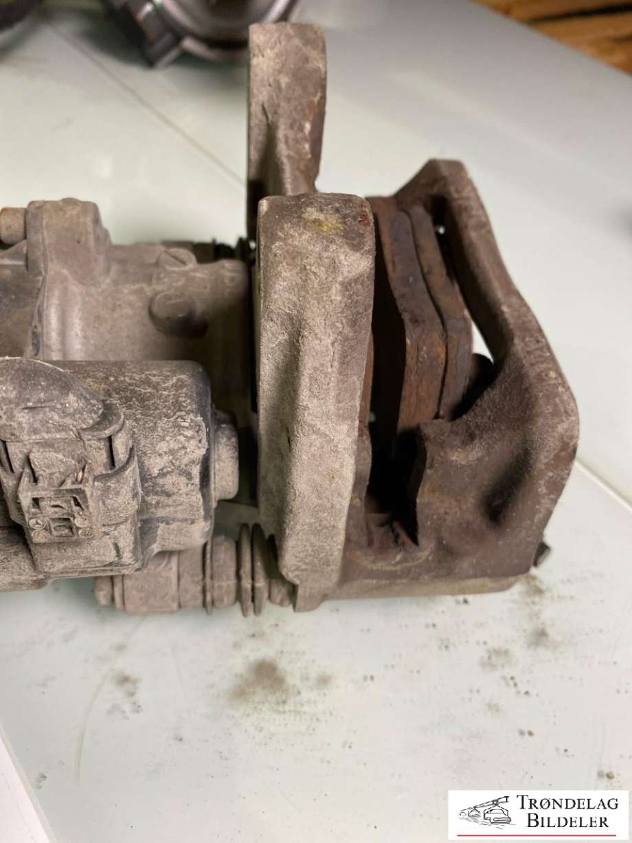 Bremsecaliper høyre bak til Mercedes B-Klasse, electric drive 2014-2018 (W242) (W242) (A 000 423 24 81|A 000 423 09 06|276X9MM)