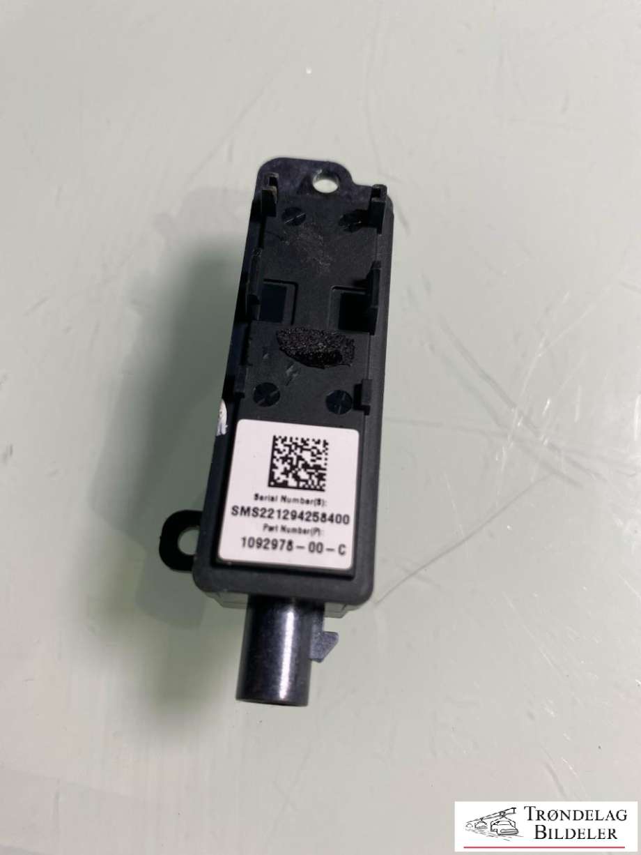 Kamera til Tesla Model Y 2021-2024 (Type I)  (110061900C|HØYRE|)
