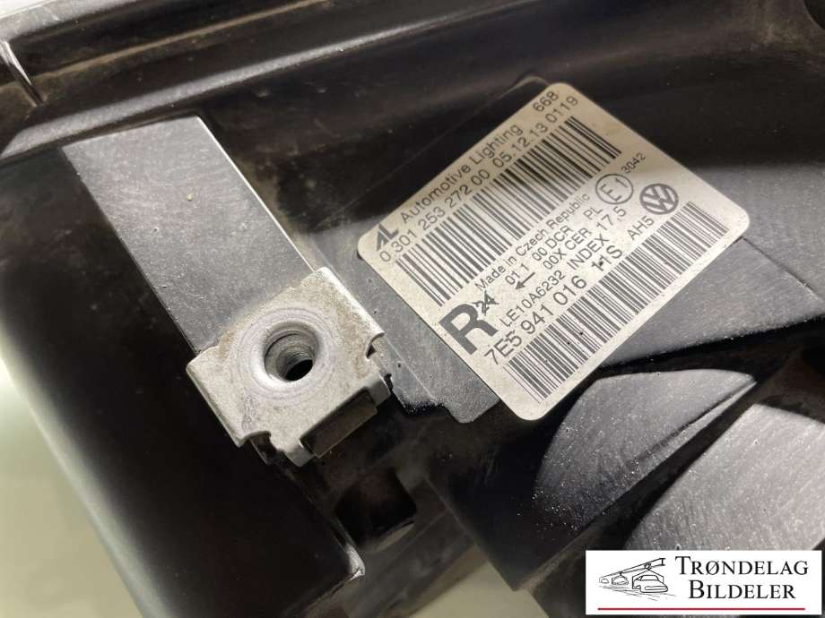 Frontlykt høyre xenon til VW Transporter / Caravelle 2009-2015 (Fase 2) (T5) (T5) (7E5 941 018 B|)