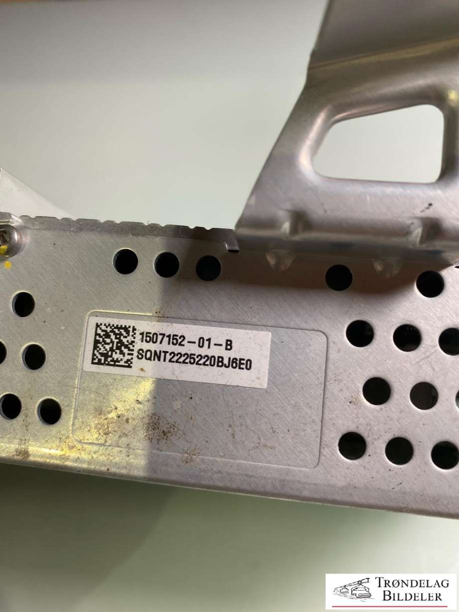 Bilstereo forsterker til Tesla Model Y 2021-2024 (Type I)  (150715201B|)