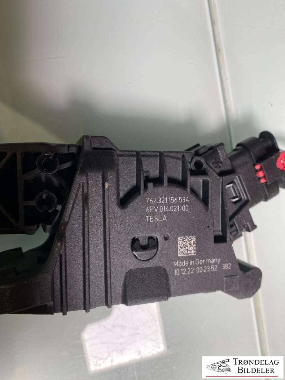 Pedal gass til Tesla Model Y 2021-2024 (Type I)  (6PV014021-00|)
