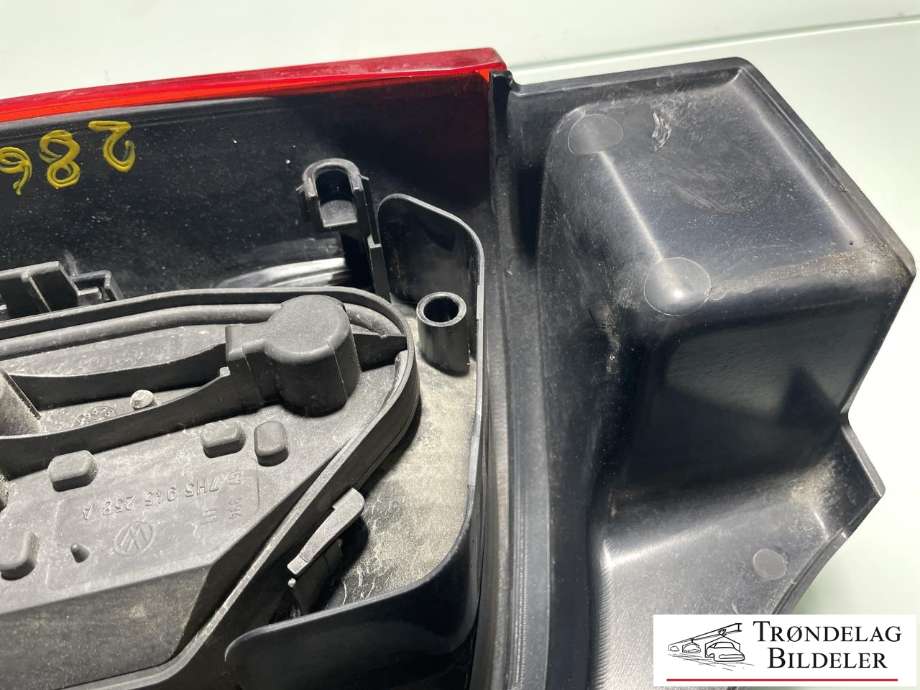 Baklykt høyre til VW Transporter / Caravelle 2009-2015 (Fase 2) (T5) (T5) (7H0 945 096 L|)