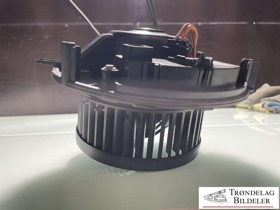 Varmeapparat motor til Škoda Superb 2015-->> (Type III)  (5Q1819021|5Q1819021A|5Q1819021B|5Q1819021C|5Q1819021E|5Q1819021F|5Q1819021G|5Q1819021H|5Q1819021J|0130115576|5WA907521|5Q0907521C|5Q0907521A|5Q0907521E|F01150105)