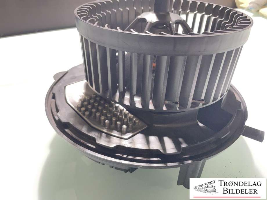Varmeapparat motor til Škoda Superb 2015-->> (Type III)  (5Q1819021|5Q1819021A|5Q1819021B|5Q1819021C|5Q1819021E|5Q1819021F|5Q1819021G|5Q1819021H|5Q1819021J|0130115576|5WA907521|5Q0907521C|5Q0907521A|5Q0907521E|F01150105)