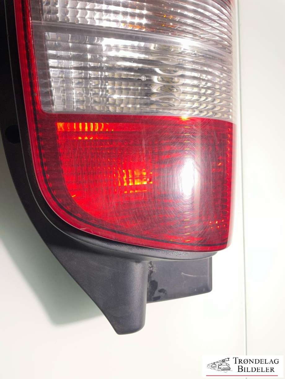 Baklykt venstre til VW Transporter / Caravelle 2009-2015 (Fase 2) (T5) (T5) (7H0 945 095 L|)