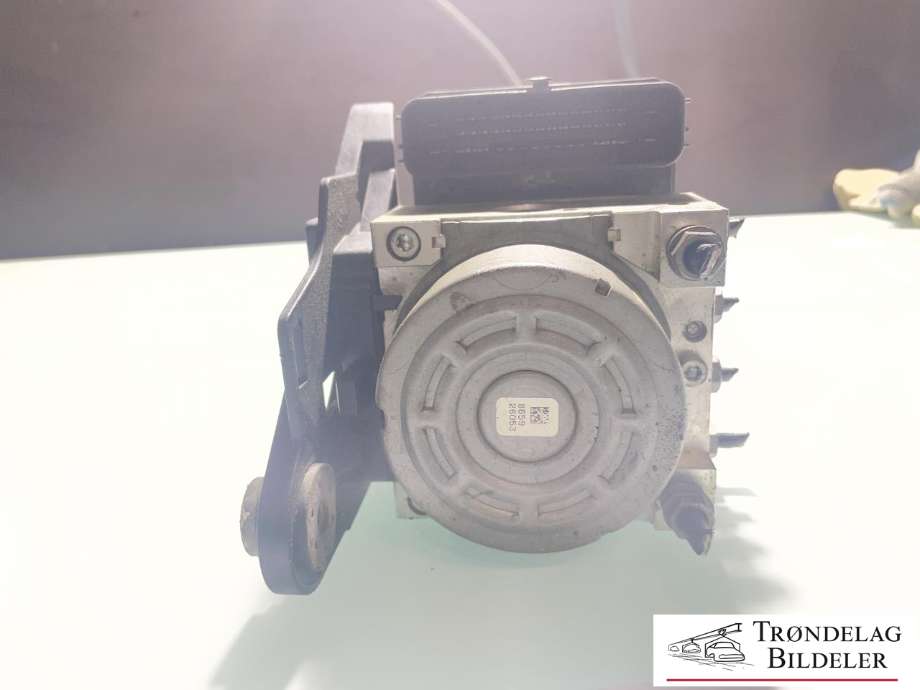 ABS sentral til Škoda Superb 2015-->> (Type III)  (3Q0 614 517 AB|3Q0 614 517 L|3Q0 614 517 N|3Q0 614 517 R|3Q0 614 517 G|3Q0 907 379 AB|3Q0 907 379 L|3Q0 907 379 N|3Q0 907 379 R|3Q0 907 379 G|)