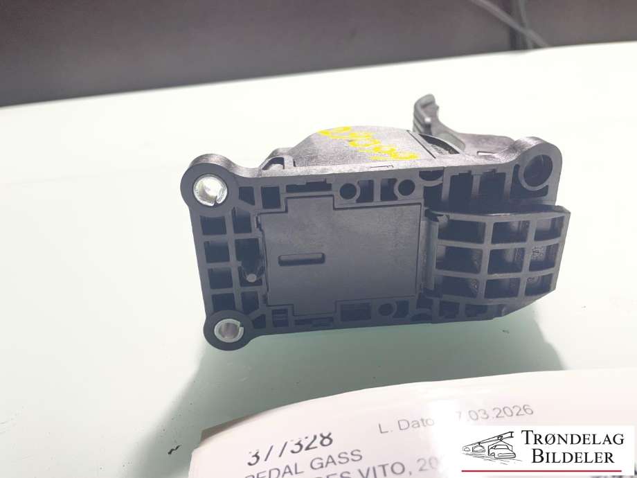 Pedal gass til Mercedes Vito 2014-->> (W447) (W447) (A 447 300 02 00|A 907 301 05 00|)