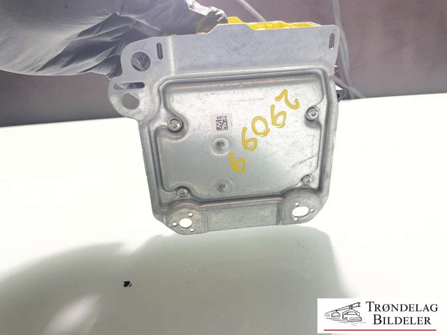 Styreenhet airbag hovedsensor til Mercedes Vito 2014-->> (W447) (W447) (A 447 900 10 00|)