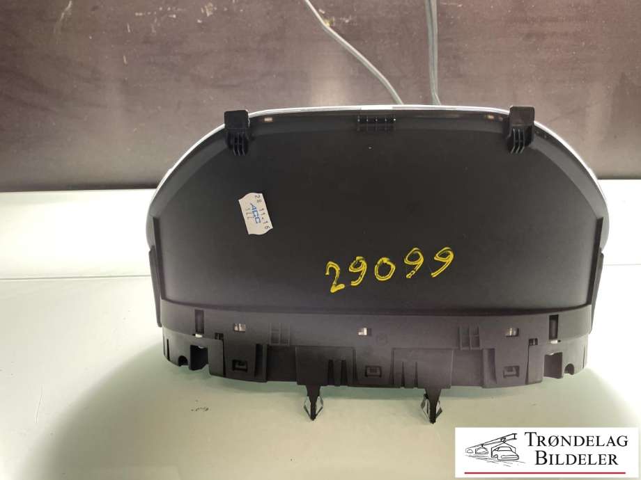Instrumentpanel til Mercedes Vito 2014-->> (W447) (W447) (A 447 900 92 07|A 447 900 68 08|A 447 900 19 11|A 447 900 48 23|)