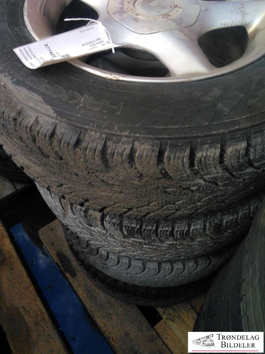 Hjulsett aluminium vinter til Nissan Maxima 1995-2000  (NOKIAN HAKKA R3|195/65-15 95R ?J15 5X114|3/ET?/CB66|1MM|MØNSTERDYBDE7MM|PROD 26/2022)