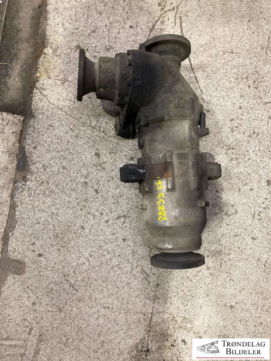 Kardang klokke foran til Mercedes Vito/Viano, 2004-2010 (Fase 1) (W639) (W639) (A 639 330 04 05)