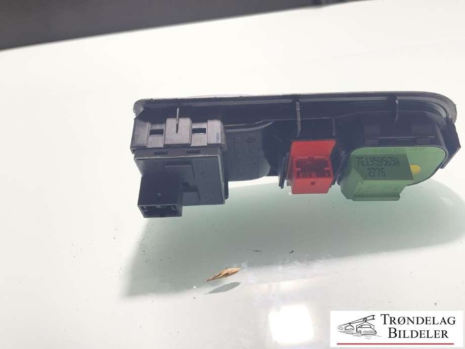 Bryter ruteheis førerdørspanel til VW Transporter / Caravelle 2003-2009 (Fase 1) (T5) (T5) (7E0 959 855 A  9B9|)
