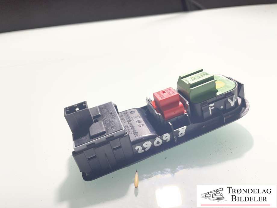 Bryter ruteheis førerdørspanel til VW Transporter / Caravelle 2003-2009 (Fase 1) (T5) (T5) (7E0 959 855 A  9B9|)