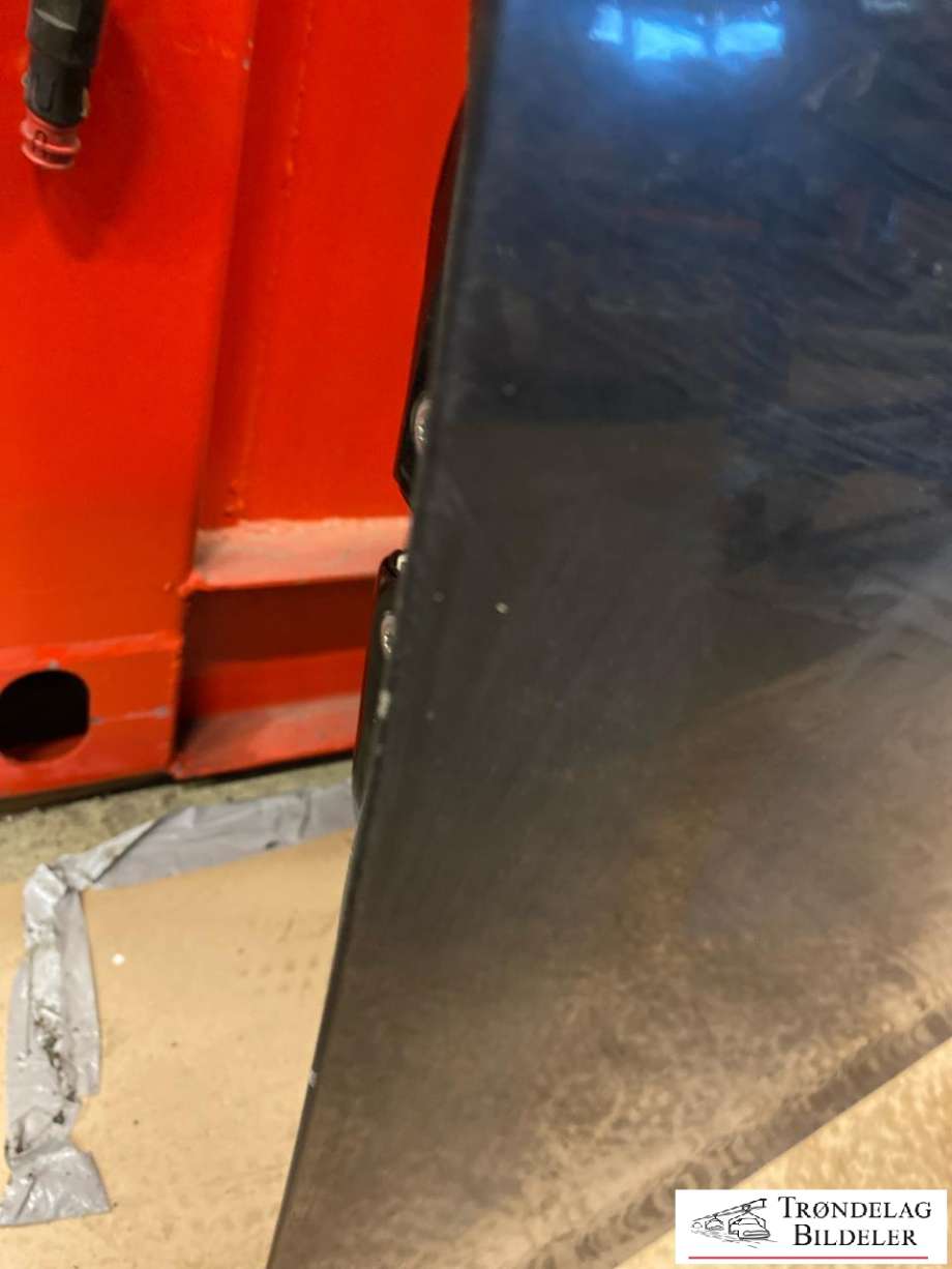 Dør høyre foran til Isuzu D-Max 2012-2017 (Type II, Fase 1)  (8-98108-131-4|8-98108-129-4|)