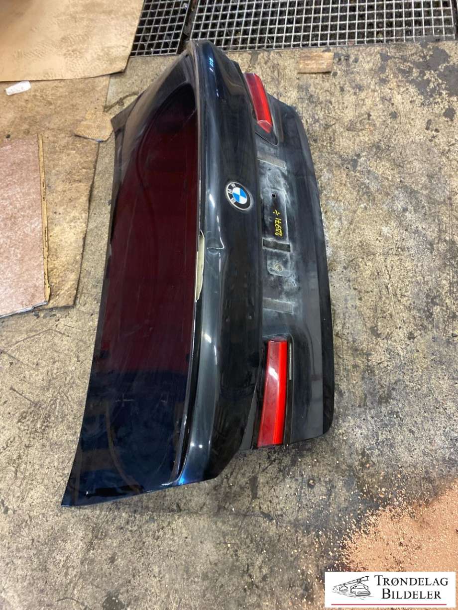 Bakluke sedan til BMW 5-Serie, 2017-->> (G30/G31) (G30/G31) (41 00 7 440 695)