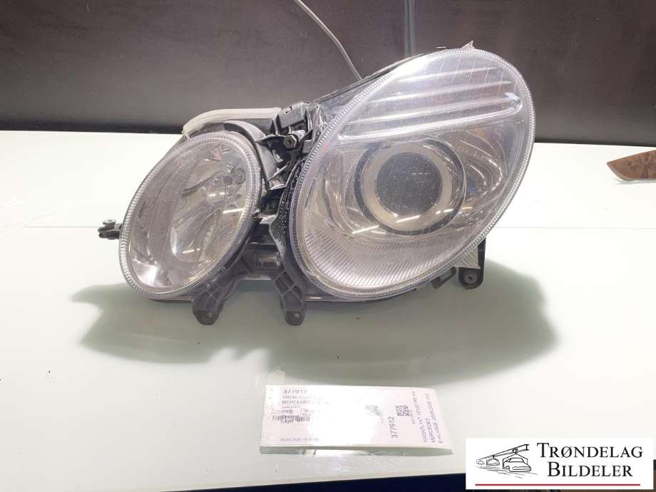 Frontlykt venstre halogen til Mercedes E-Klasse, 2006-2009 (Fase 2) (W211) (W211) (A2118202961)