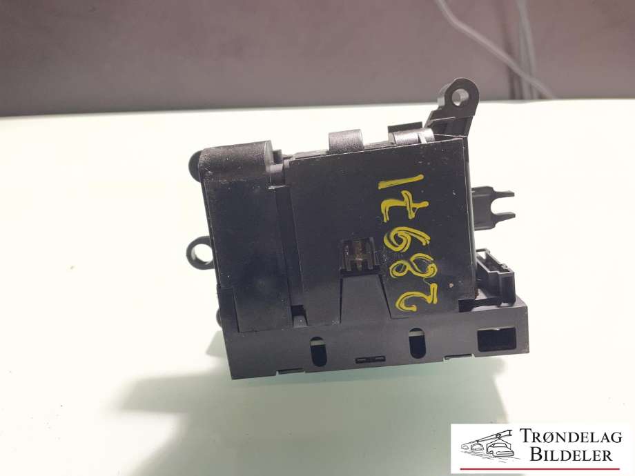 Girstang/girvelger automat til BMW 5-Serie 2017-->> (G30/G31) (G30/G31) (61 31 9 458 751|)