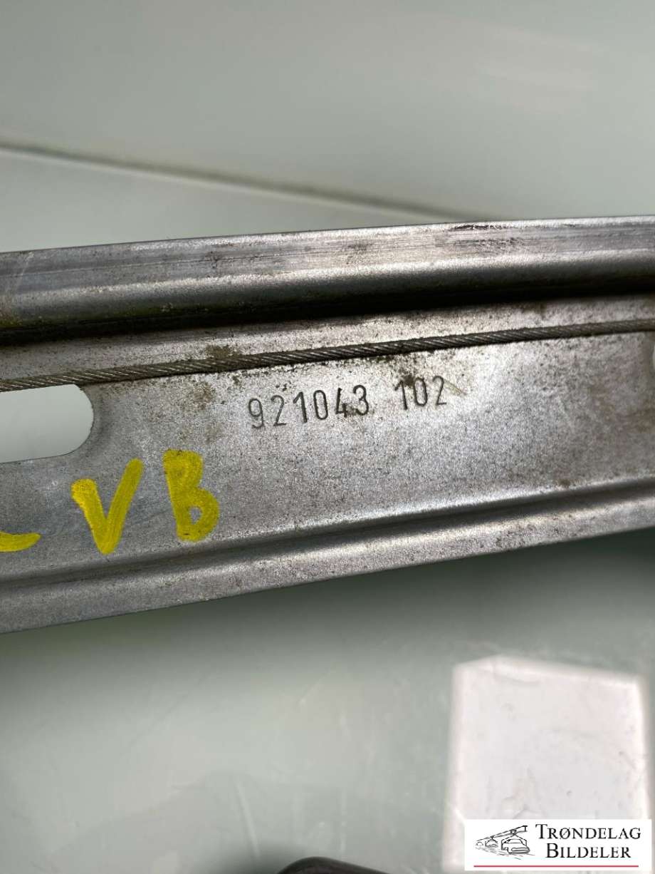 Ruteheis venstre bak til Volvo V60/V60 CC 2013-2018 (Type I, Fase 2)  (30784316|)