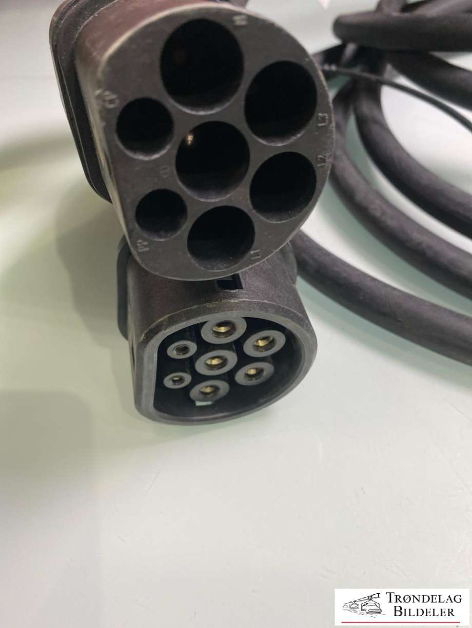 Batterilader kabel til Audi Q4 e-tron 2021-->>  (LADESTASJON TYPE 2|4N0 971 675 C|1EA 971 639 P|)