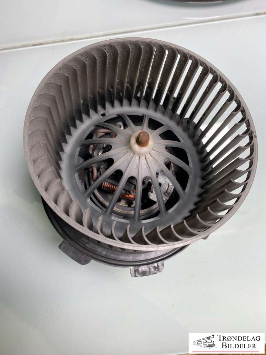 Varmeapparat motor til Mercedes Sprinter 2013-2018 (Fase 2) (906) (906) (A 000 835 61 07|2E0819987A|)