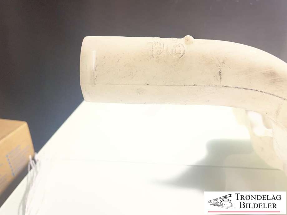 Spylertank til Ford Mondeo 2014-2019 (Type V, Fase 1) (5330290|DS73-13K163-AD|)