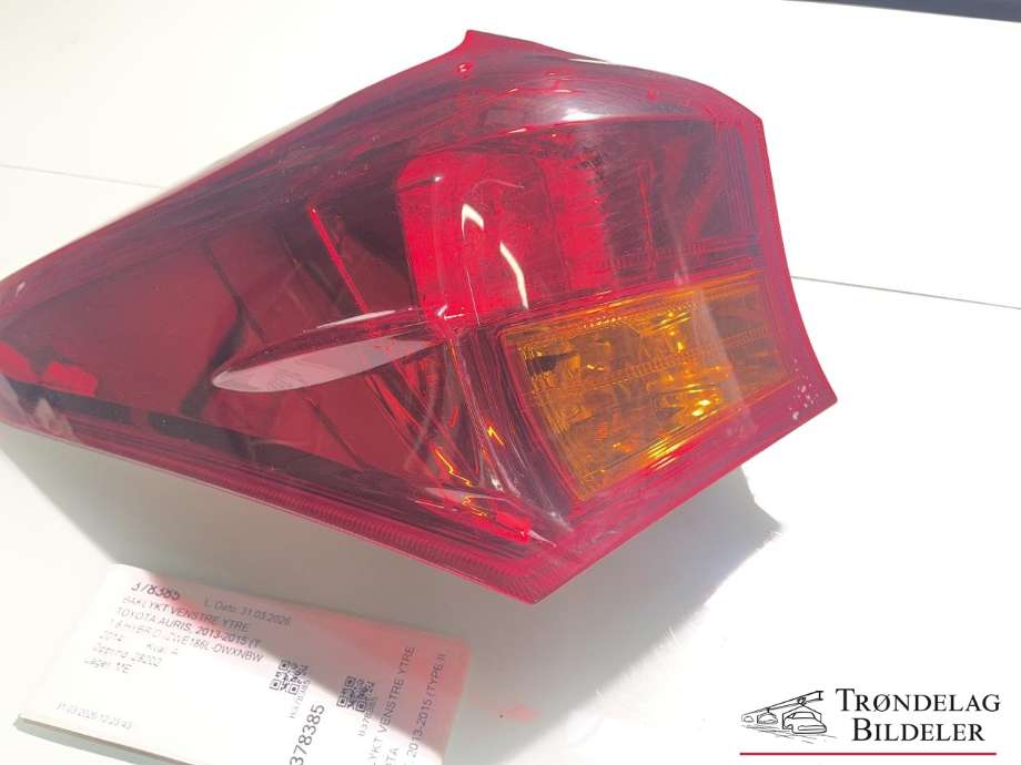 Baklykt venstre ytre til Toyota Auris 2013-2015 (Type II, Fase 1)  (8156102710|)