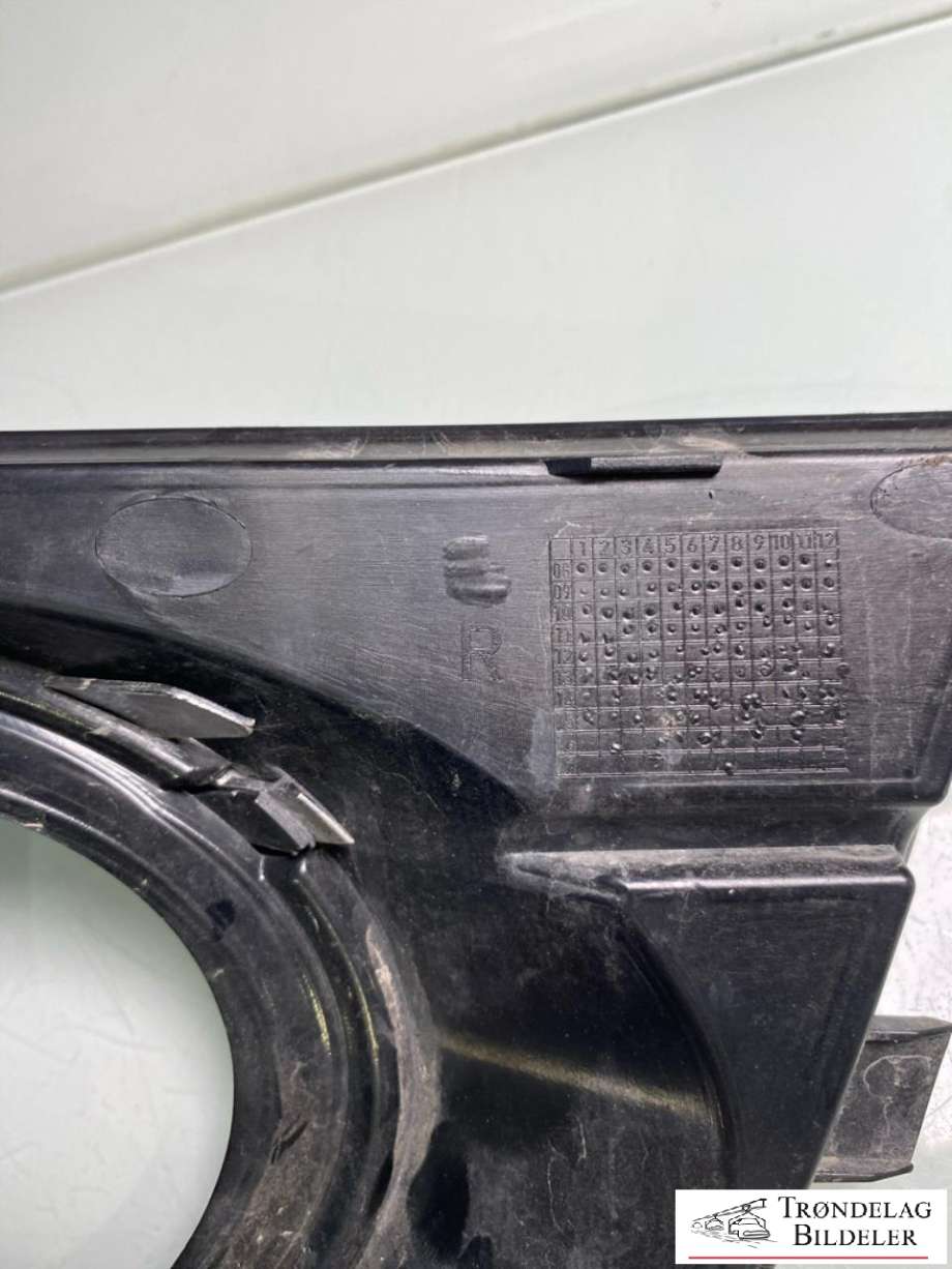 Grill høyre til Audi A4, Allroad 2009-2016 (Type I) (B8) (B8) (8K0 807 682 H 01C|)