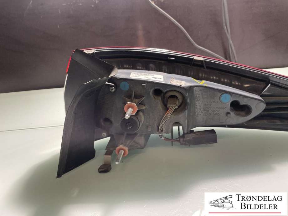 Baklykt venstre ytre til Ford Mondeo 2014-2019 (Type V, Fase 1)  (2345647|DS73-13405-FK|)