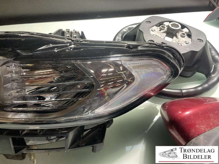 Frontlykt høyre xenon til Ford Mondeo 2014-2019 (Type V, Fase 1)  (2284998|DS73-19W029-AG|)