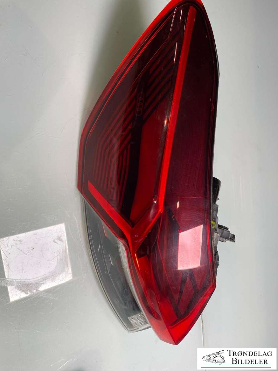 Baklykt venstre ytre til Audi Q4 e-tron 2021-->> (89A 945 091|)