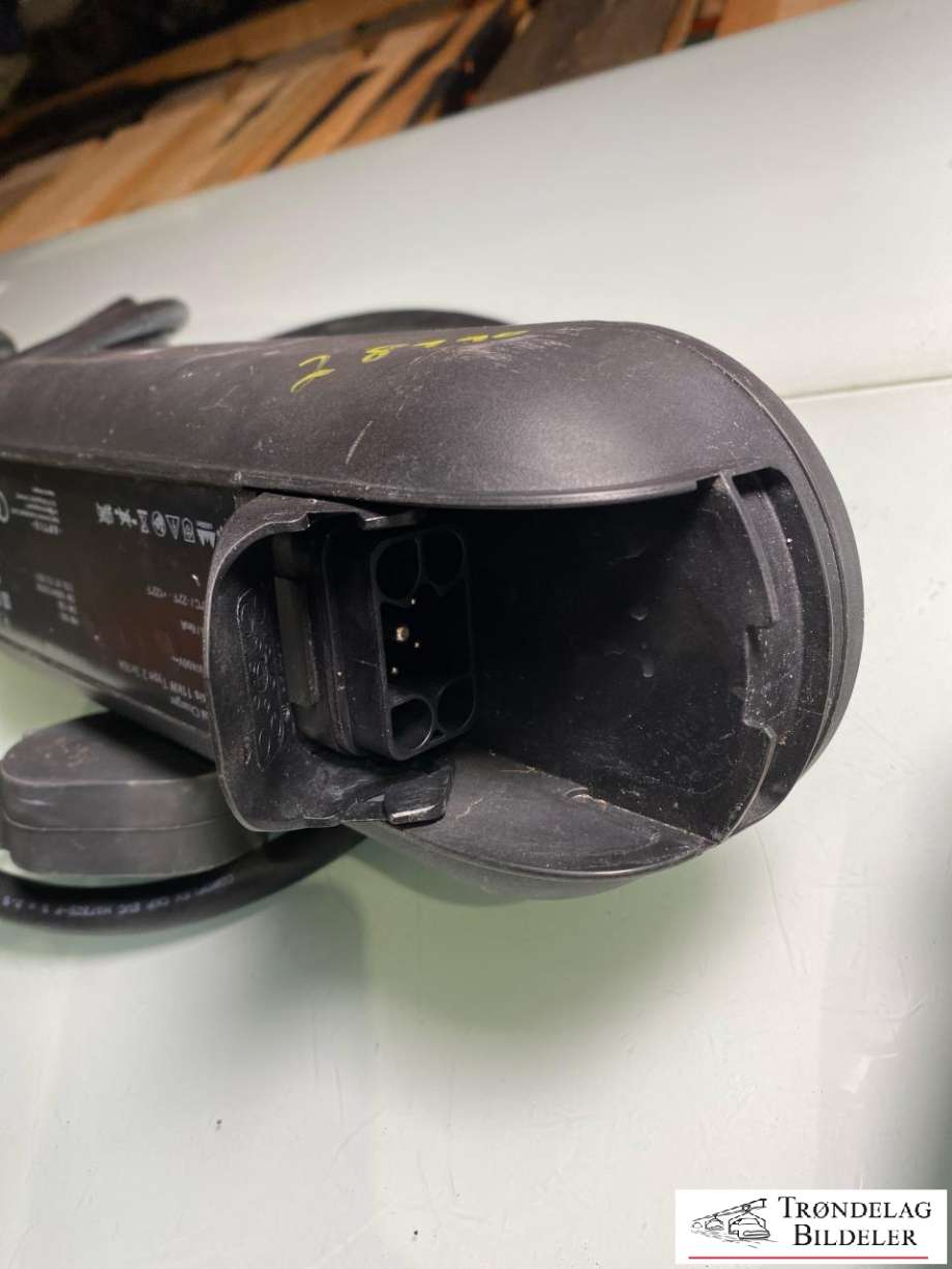 Batterilader kabel til Audi Q4 e-tron 2021-->>  (NØDLADER UTEN ADAPTER|8V4 971 675 AS|V04 017 001 DE|8V4 998 639 AG)