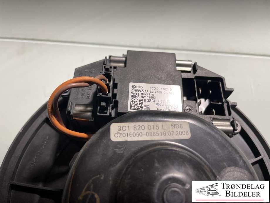 Varmeapparat motor til VW Tiguan 2007-2011 (Type I, Fase 1)  (1K1820015|1K1820015A|1K1820015C|1K1820015D|1K1820015E|1K1820015F|1K1820015G|1K1820015J|1K1820015L|1K1820015P|1K1820015Q|1K1820021|3C1820015AA|3C1820015M|)