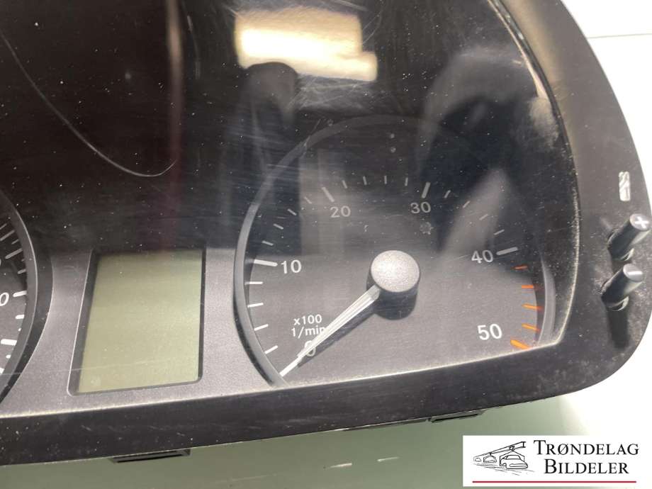 Instrumentpanel til Mercedes Vito/Viano 2010-2014 (Fase 2) (W639) (W639) (A6364464321|A6399006000|A6399001301)
