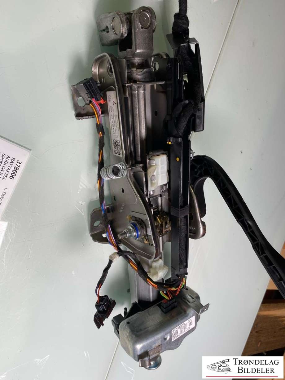 Rattaksel til Audi Q4 e-tron 2021-->>  (1EA419512F|)