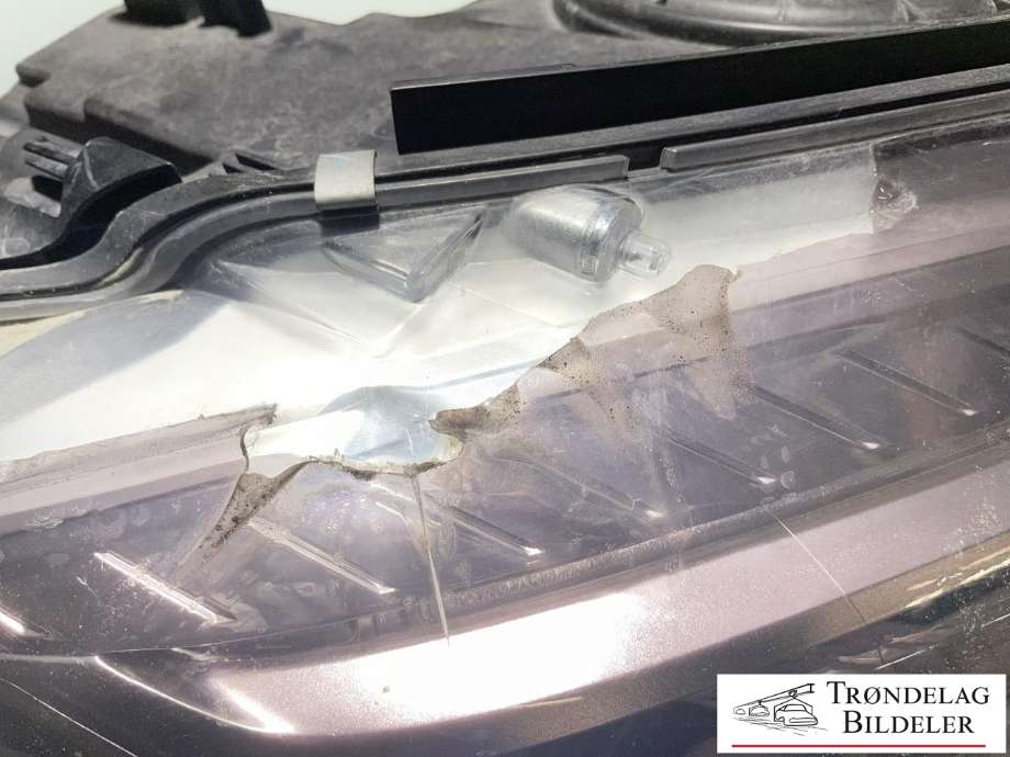 Frontlykt høyre xenon til BMW X5 2013-2018 (F15) (F15) (63117317102|)
