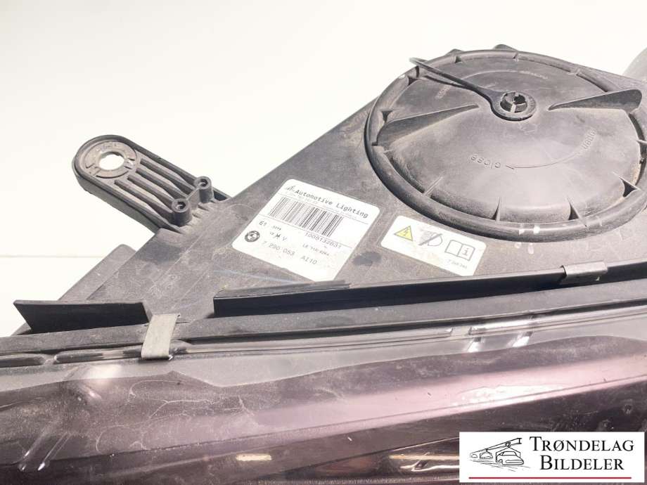 Frontlykt venstre xenon til BMW X5 2013-2018 (F15) (F15) (63 11 7 317 101|)