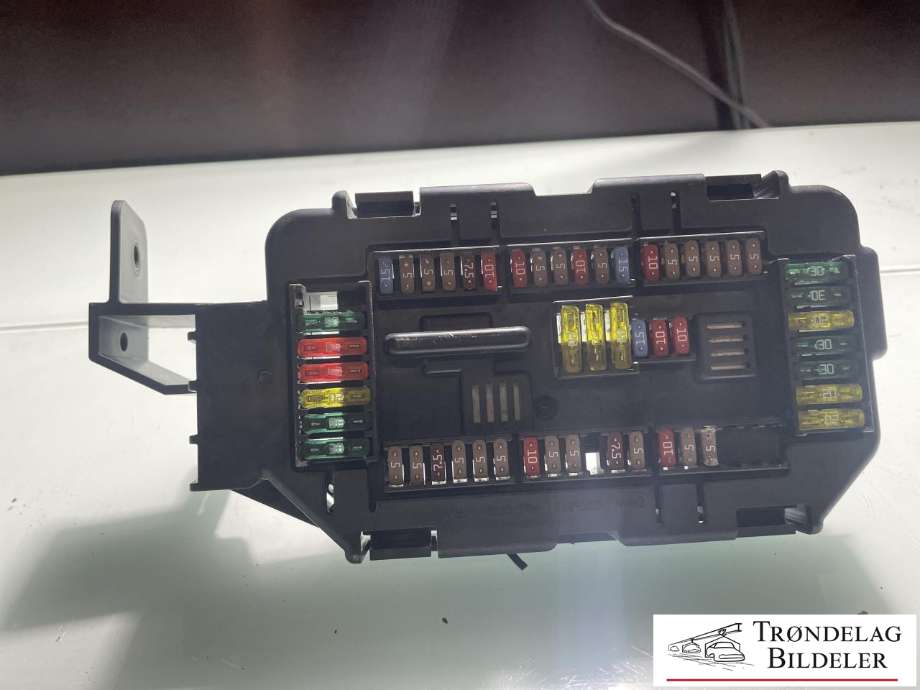 Sikringsboks motorrom til BMW X5 2013-2018 (F15) (F15) (61 14 9 224 866|61 14 9 224 872|61 14 9 224 854)