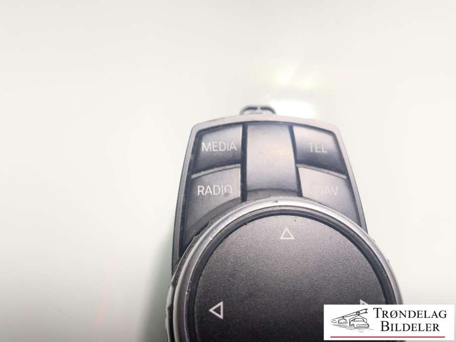 Bilstereo navigasjon betjeningspanel til BMW X5 2013-2018 (F15) (F15) (65 82 9 350 723|)