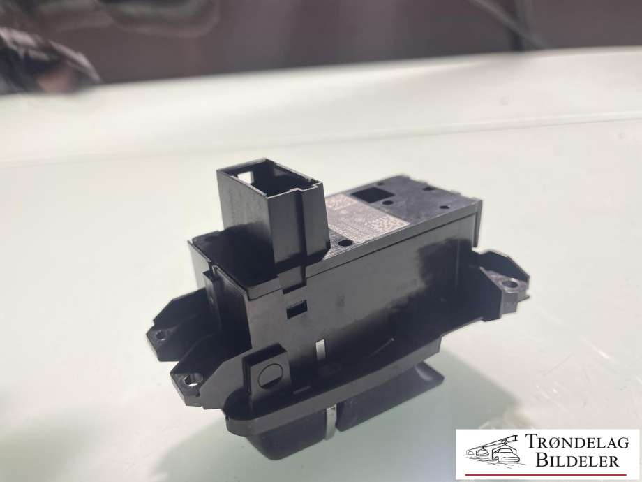 Bryter elektrisk håndbrekk/parkbrems til BMW X5 2013-2018 (F15) (F15) (61 31 9 385 028|61 31 9 877 891|)