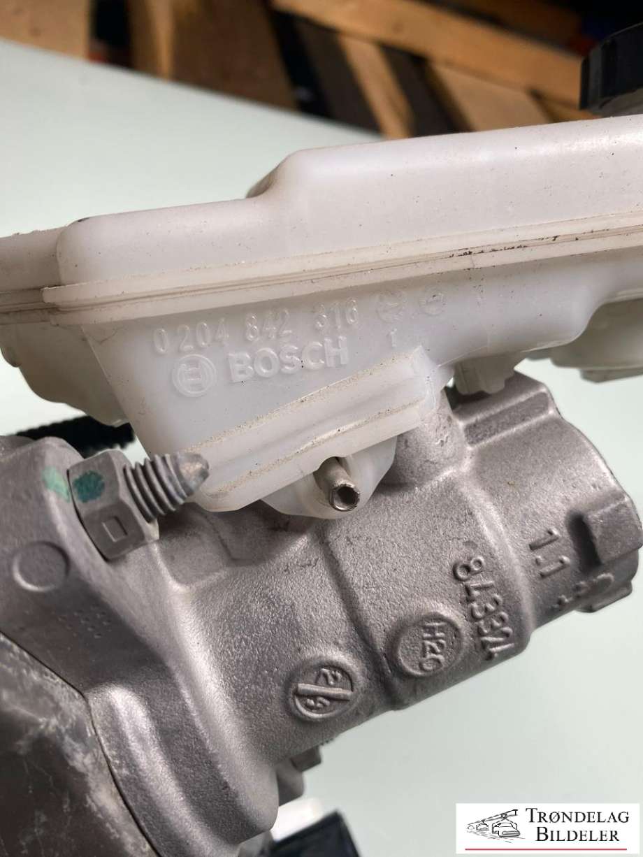 Bremsepumpe hoved til Tesla Model 3 2018-2023 (Fase 1)  (1044671-99-F|)