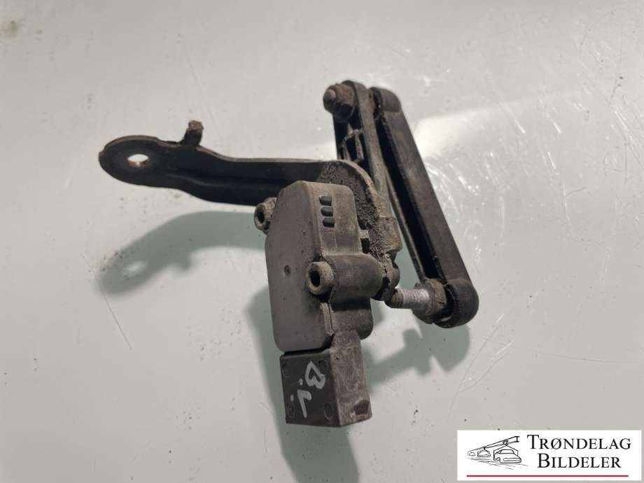 Sensor nivå, venstre bak til BMW X5 2013-2018 (F15) (F15) (37 14 6 870 200|)