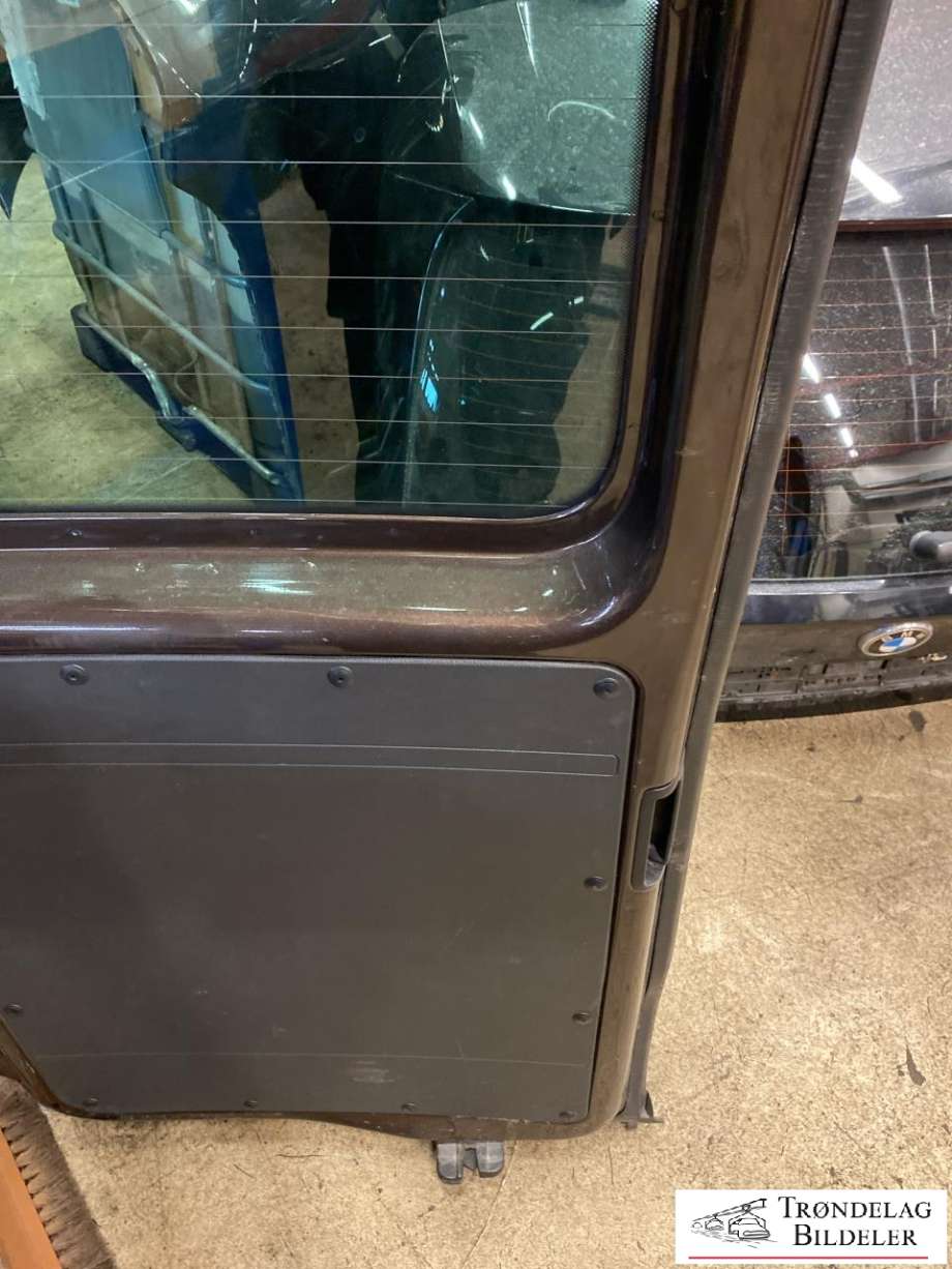 Dør høyre bak varebil til VW Transporter / Caravelle 2015-2019 (T6) (T6) (7H0 827 092 AQ|)