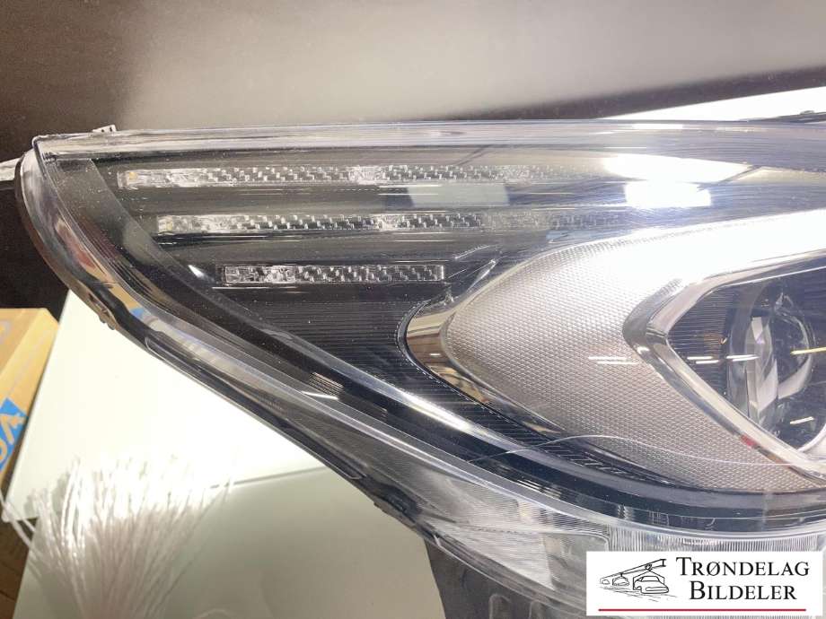Frontlykt høyre xenon til Ford S-Max 2015-->> (Type II)  (2571966|EM2B-13W029-CS|)