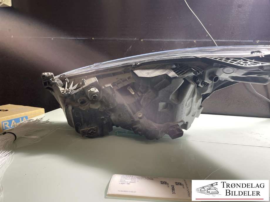 Frontlykt høyre xenon til Ford S-Max 2015-->> (Type II)  (2571966|EM2B-13W029-CS|)