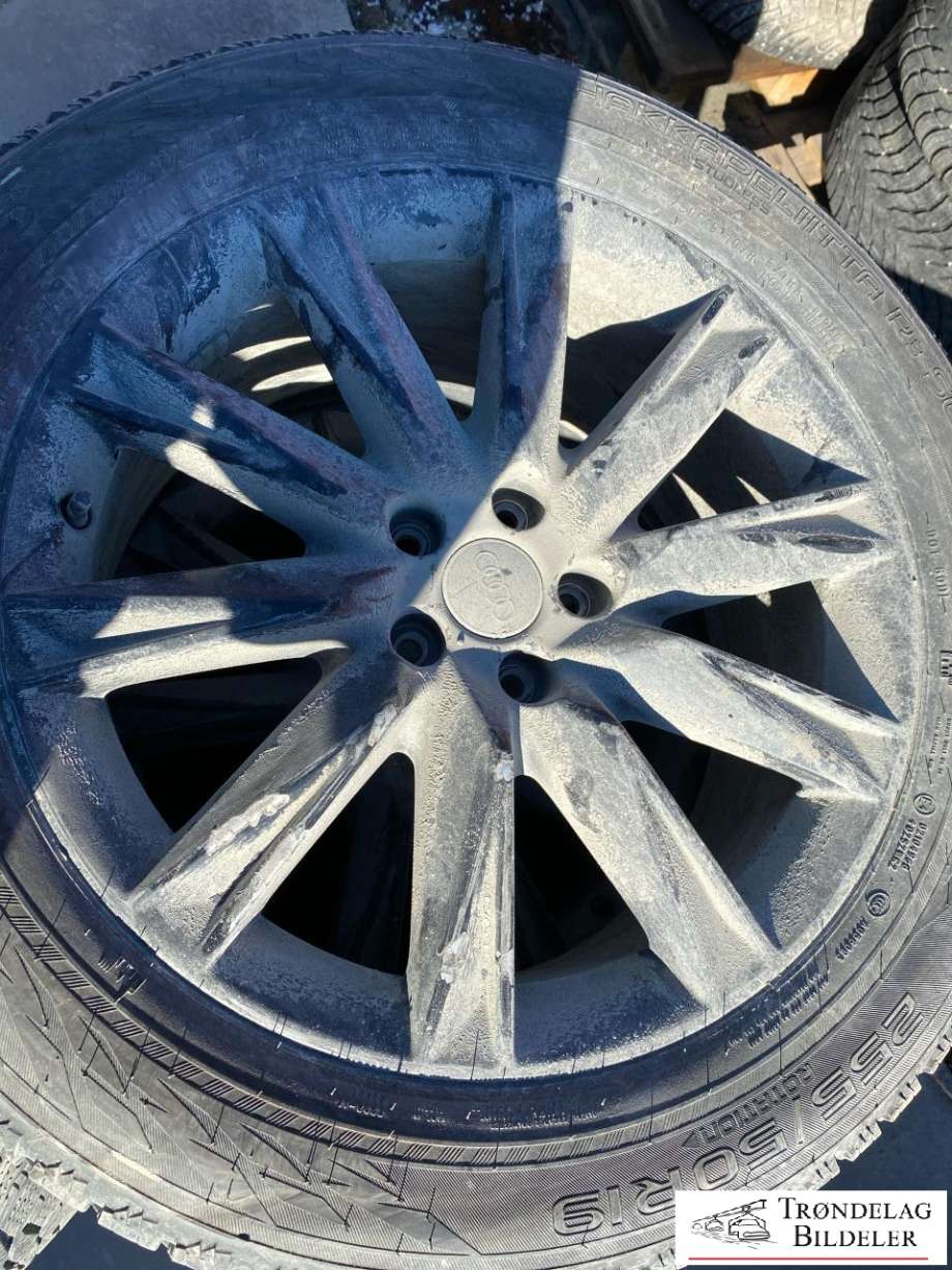 Hjulsett aluminium vinter til Audi Q4 e-tron 2021-->>  (NOKIAN HAKKA R3 SUV|235/55-19 105R| 8J19 5X12/ET45/CB57|1MM|MØNSTERDYBDE 6MM|PROD 45/2021)