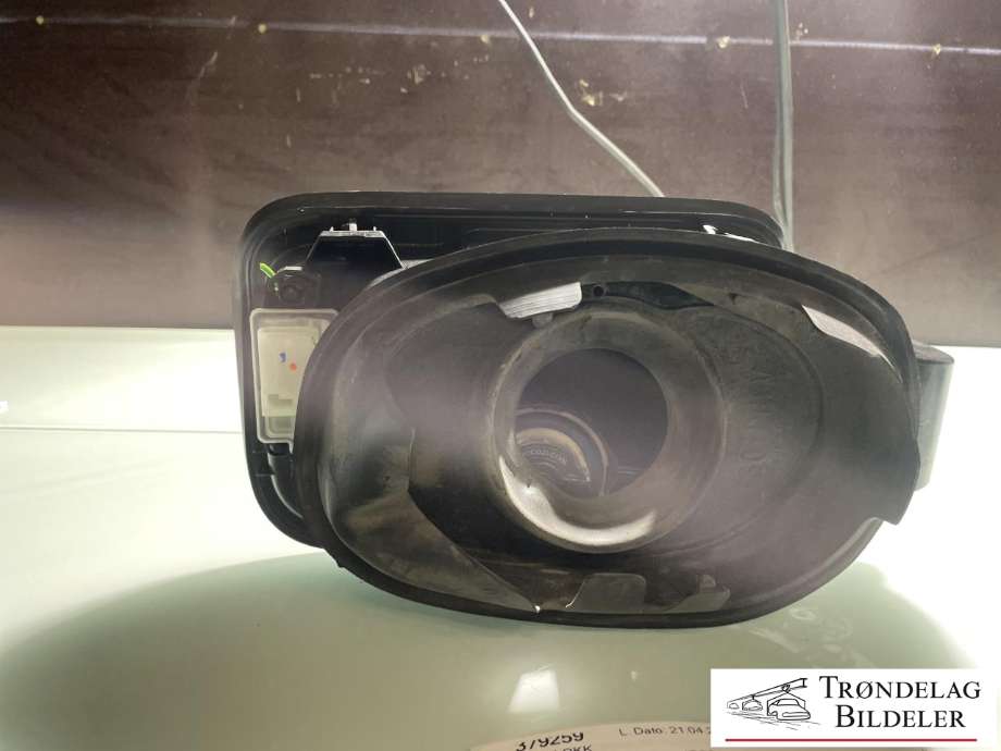 Tanklokk til BMW 5-Serie 2017-->> (G30/G31) (G30/G31) (51 17 7 387 935|51 17 7 387 937|)